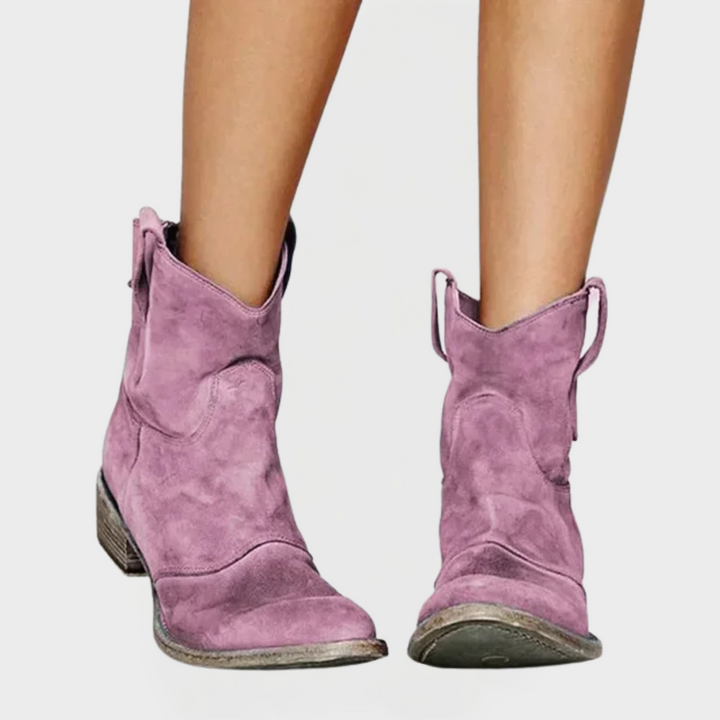 Retro Western Ankle Boots with a Chic Feel