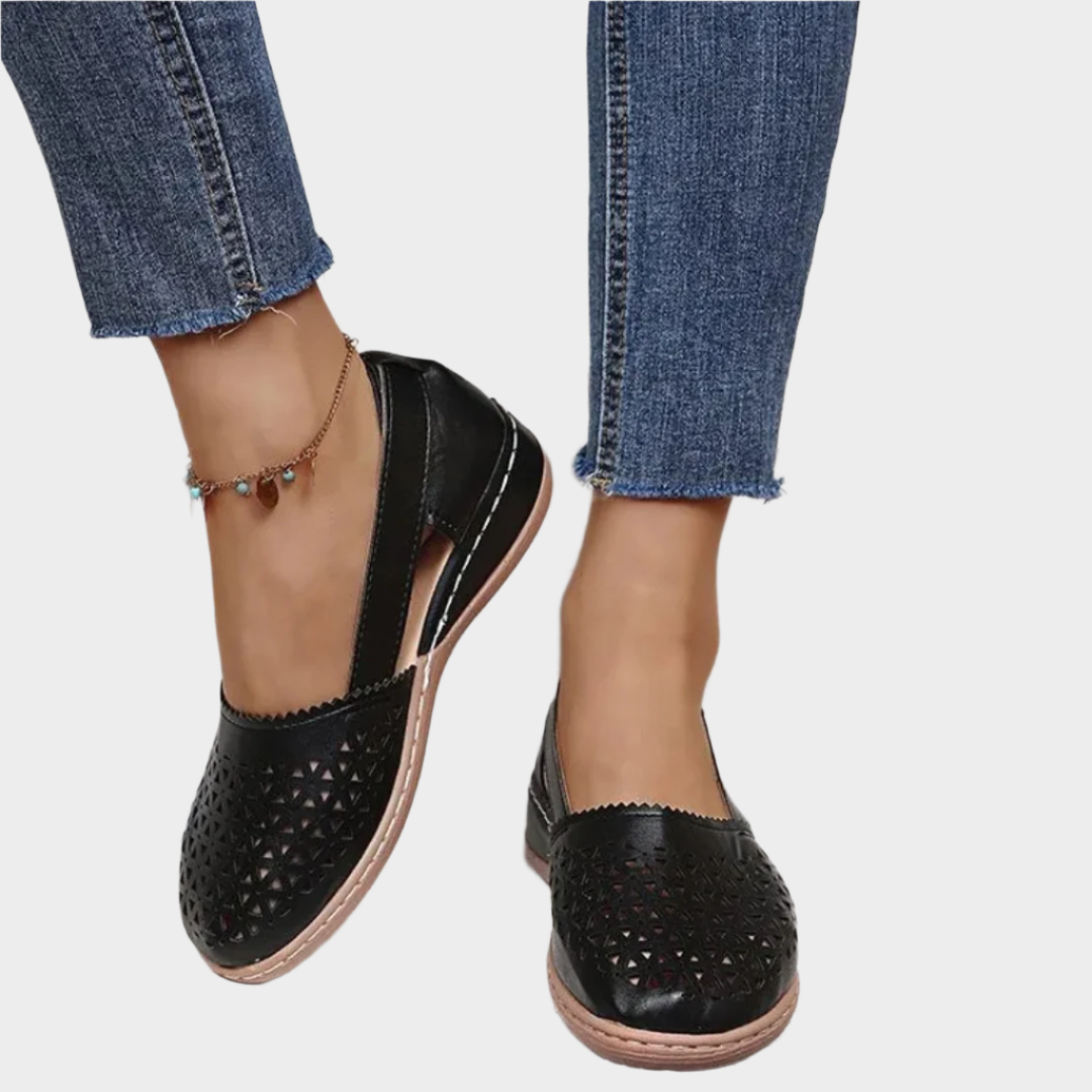 Anatomical Leather Ballerinas with Cutouts and Strap