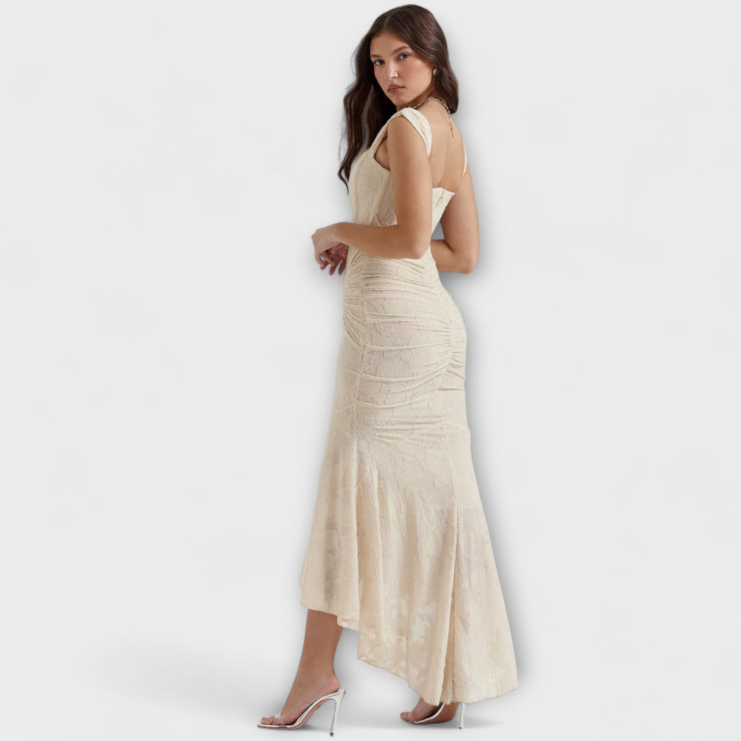 Long Dress with Elegant and Refined Corset